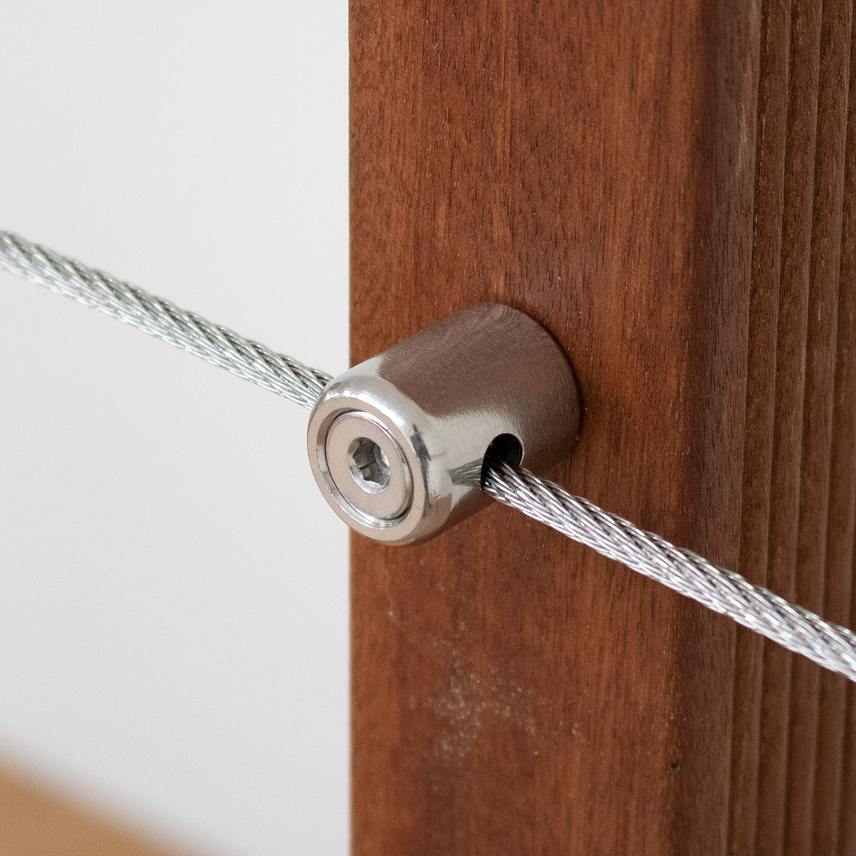 Anschraubklemme / Newel Clip bis Ø 6,1mm / Ø18x22mm Anschraubklemme / Newel Clip bis Ø 6,1mm / Ø18x22mm