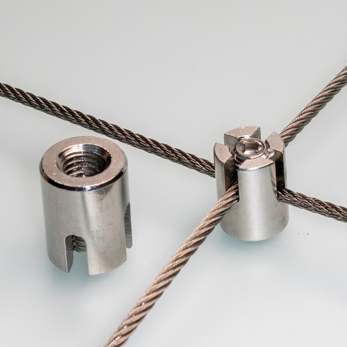 Kreuzklemme offen M8 / 3,0mm Drahtseil - Edelstahl 1.4401 Kreuzklemme offen M8 / 3,0mm Drahtseil - Edelstahl 1.4401